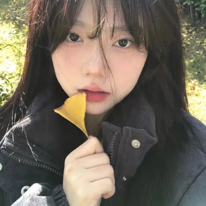 隔壁墓园的男孩